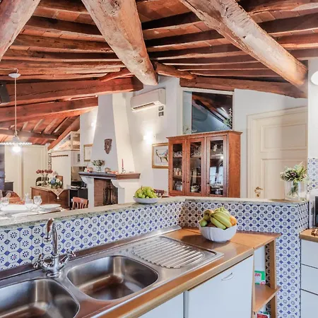 Le Bicocche Farmhouse: Country Stone With Pool In Camaiore Between Lucca & Beaches Of Versilia וילה *