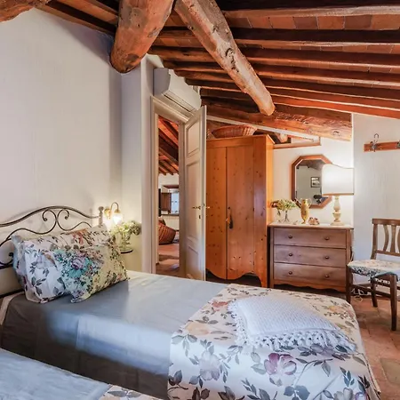 Le Bicocche Farmhouse: Country Stone With Pool In Camaiore Between Lucca & Beaches Of Versilia Montemagno (Lucca)